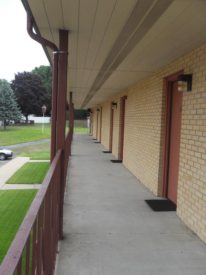 Swan Inn Motel Comstock Park Exterior foto